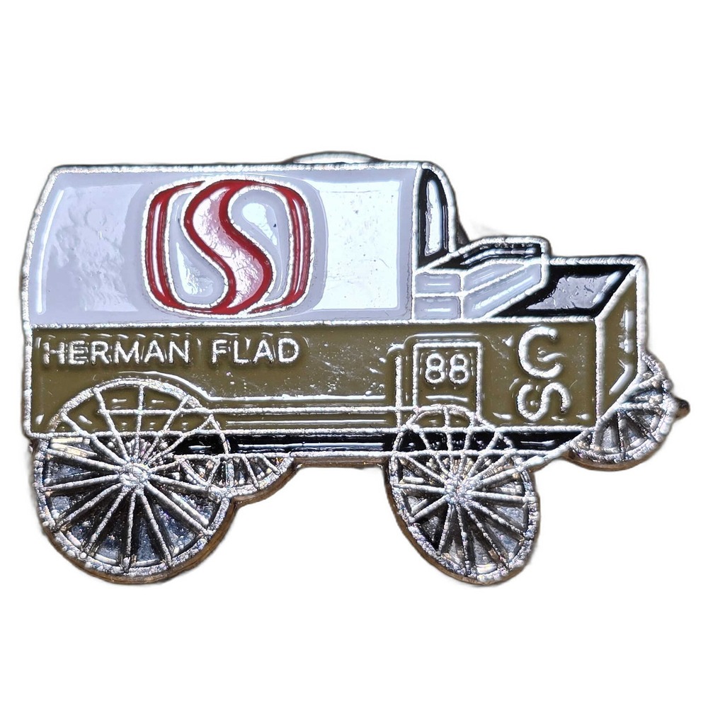 Safeway Herman Flad 1988 Covered Wagon Logo Souvenir Hat Vest Lapel Pin E15
